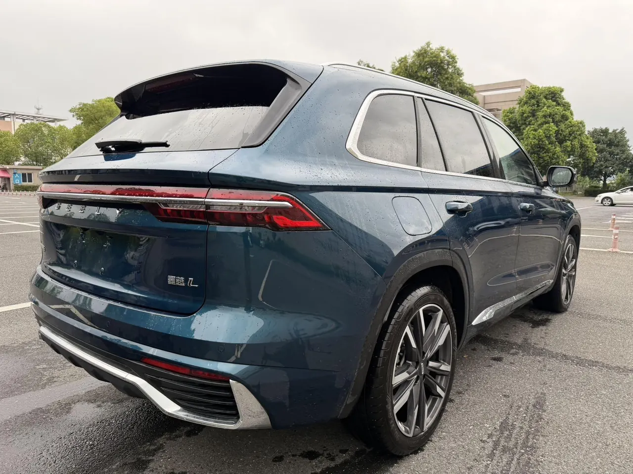Geely 2024 XingyueL (Monjaro) 2.0TD High Power Two-Drive Enovate Edition Automatic Transmission 9