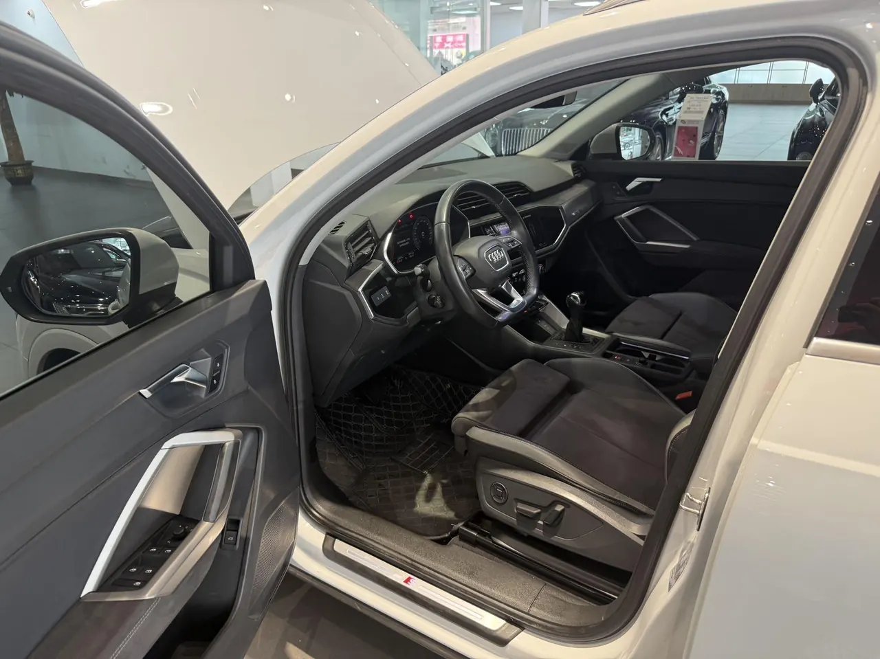 Audi 2023 Q3 1.4TFSI 35TFSI Fashion Dynamic Automatic 4