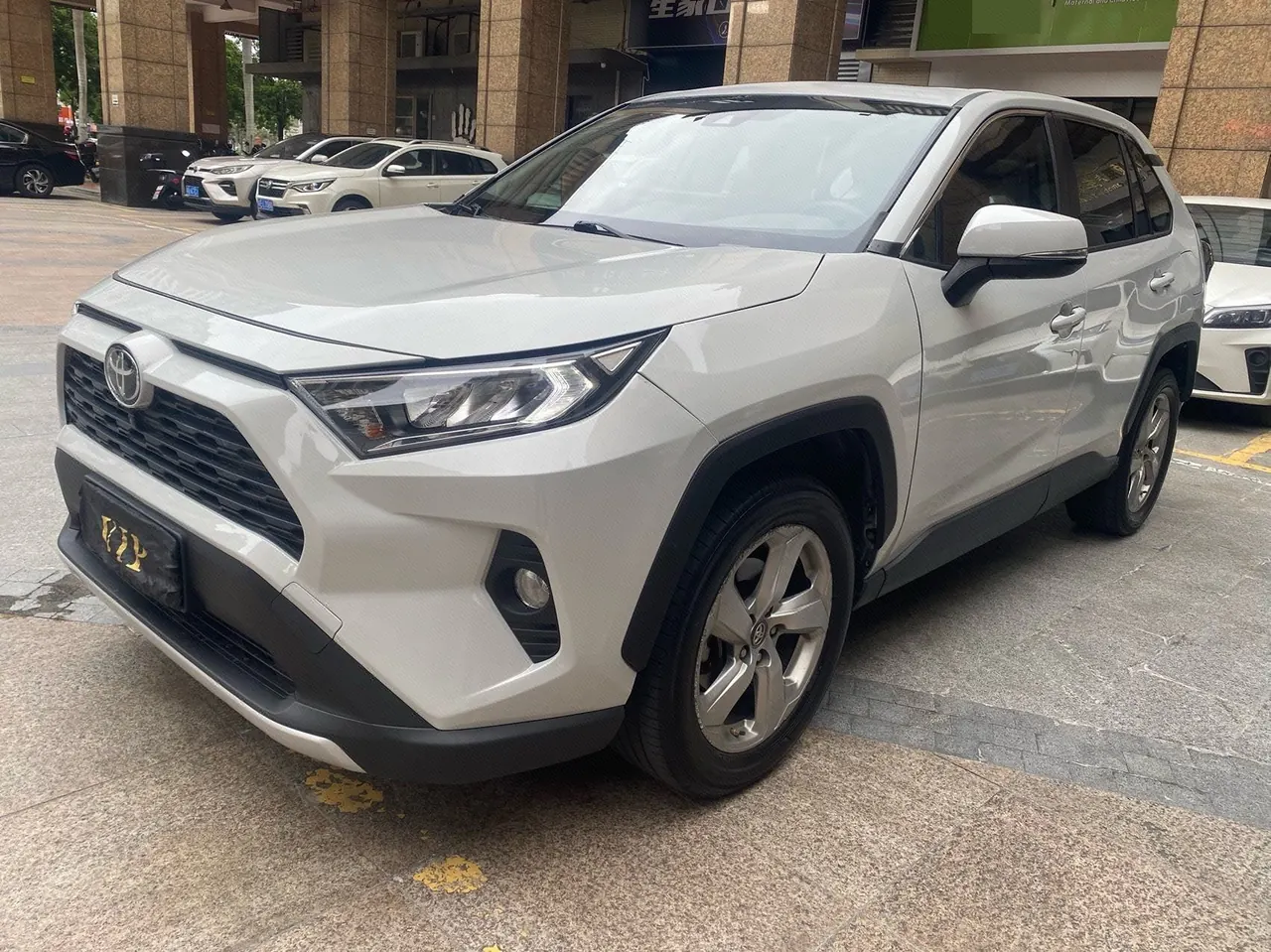 打开图片灯箱:Toyota 2021 RAV4 Rongbo 2.0 Stepless Two-Drive Fashion PLUS Edition Automatic Gear