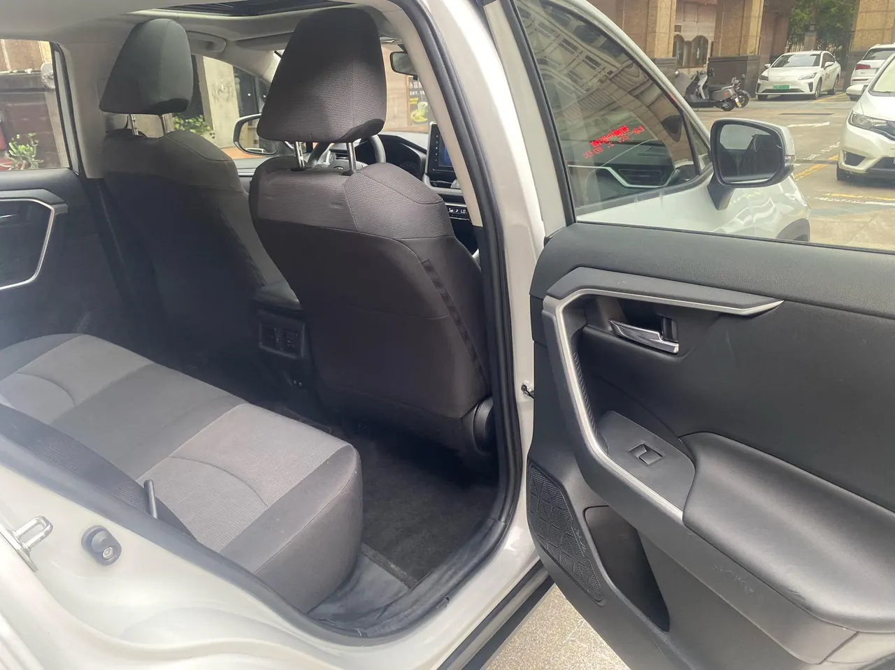 Toyota 2021 RAV4 Rongbo 2.0 Stepless Two-Drive Fashion PLUS Edition Automatic Gear 10