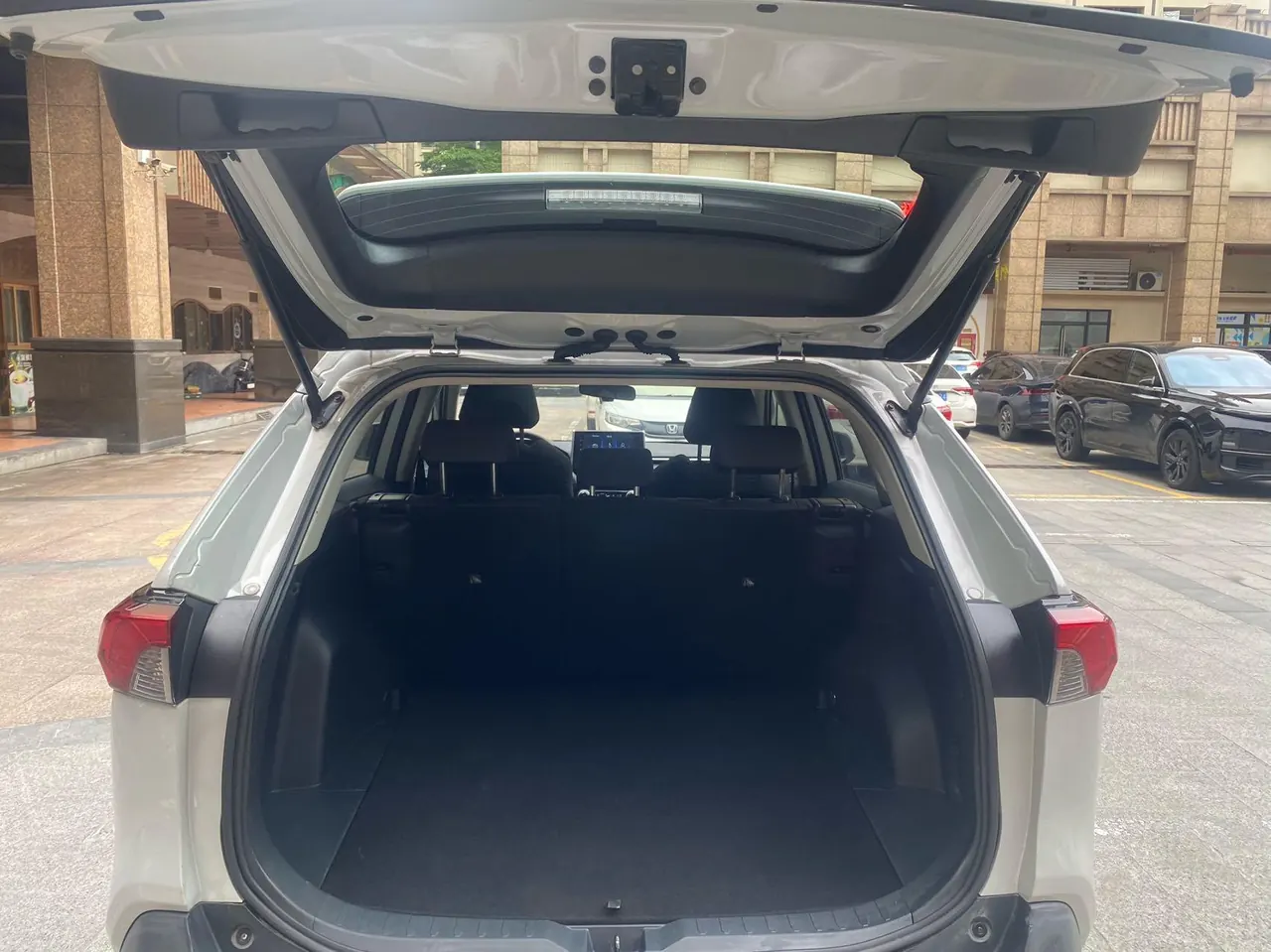 Toyota 2021 RAV4 Rongbo 2.0 Stepless Two-Drive Fashion PLUS Edition Automatic Gear 12