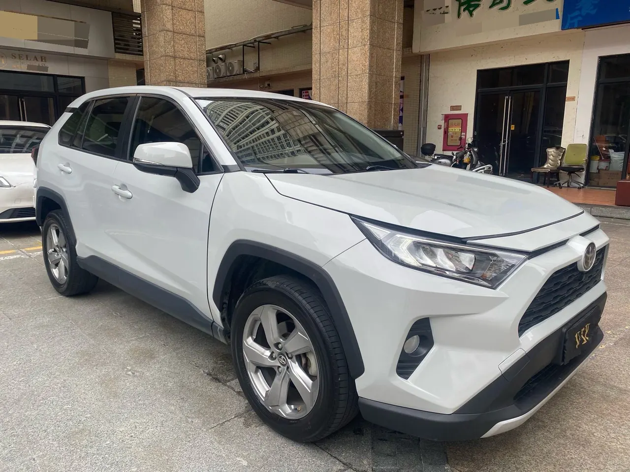 Toyota 2021 RAV4 Rongbo 2.0 Stepless Two-Drive Fashion PLUS Edition Automatic Gear 3