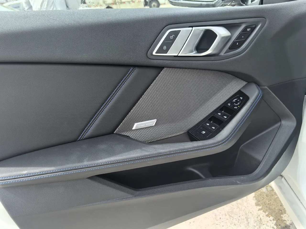 BMW 2 series 2025 225L 2.0T M sports obsidian night suit automatic gear 5