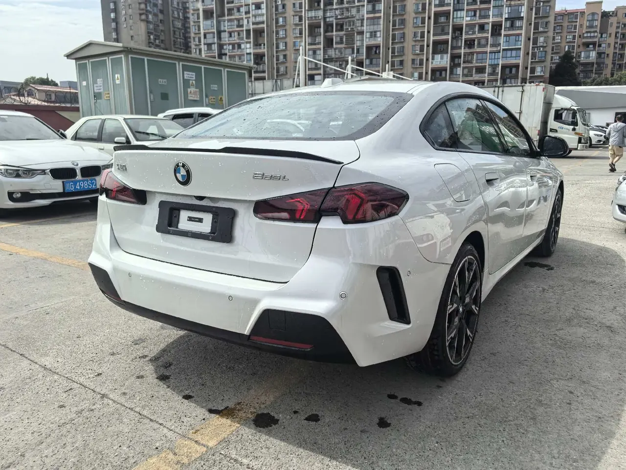 BMW 2 series 2025 225L 2.0T M sports obsidian night suit automatic gear 6