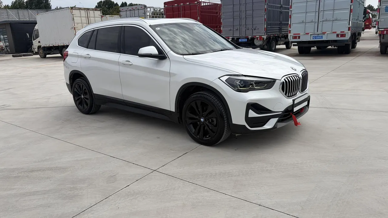 BMW 2021 X1 sDrive20Li 1.5T fashion automatic gear 3