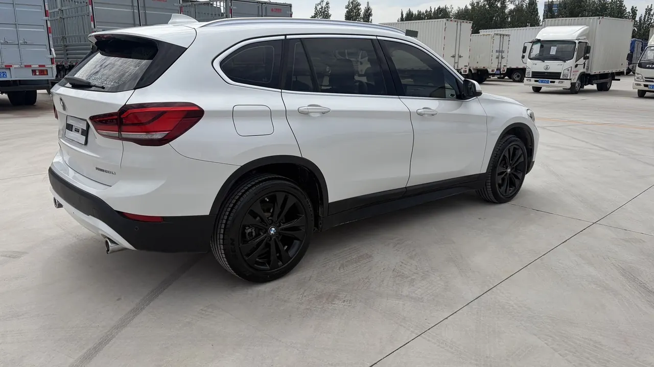 BMW 2021 X1 sDrive20Li 1.5T fashion automatic gear 4