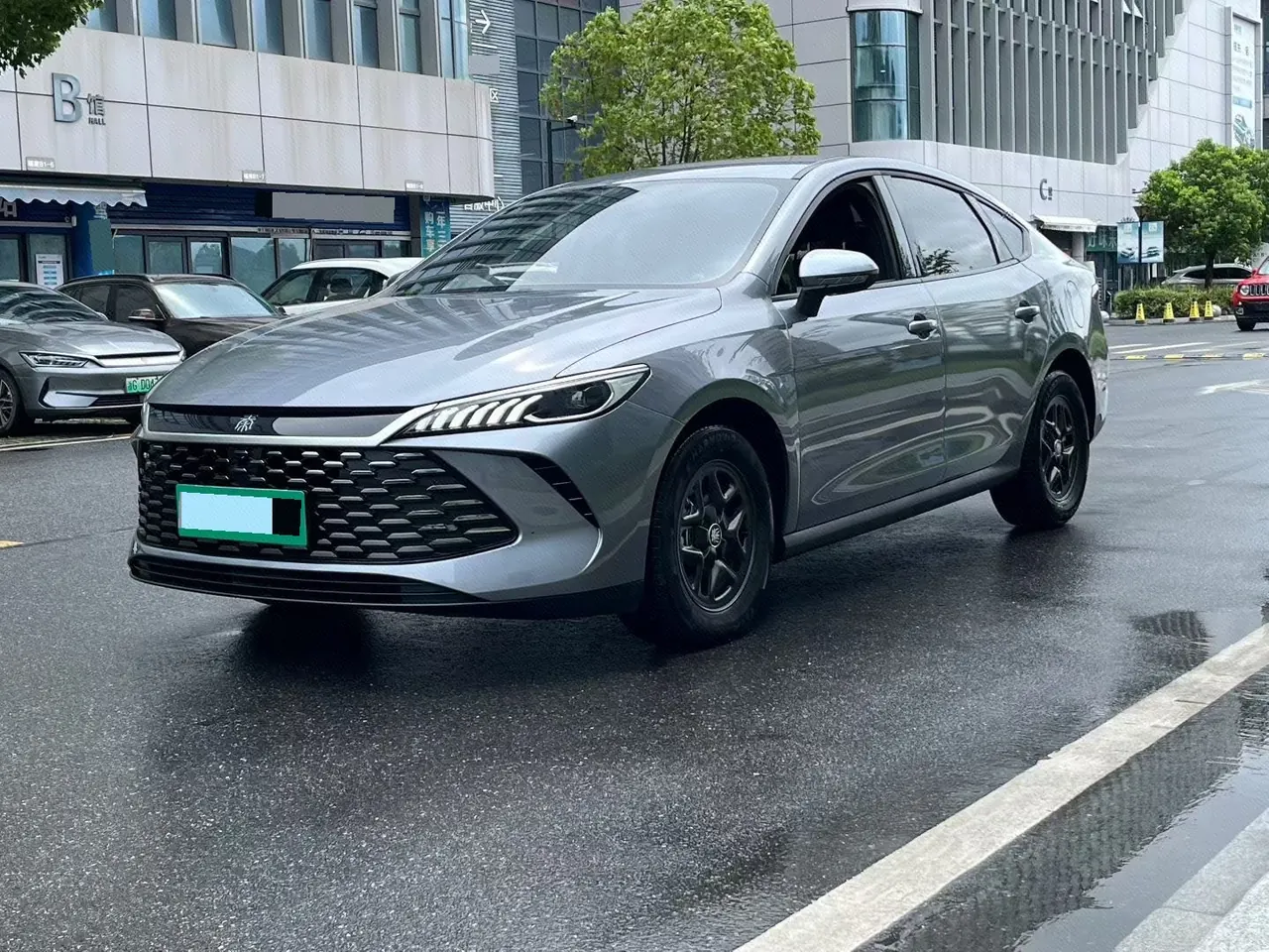 打开图片灯箱:BYD 2025 Qin PLUS DM-i 1.5 stepless intelligent driving version 55KM leading automatic gear