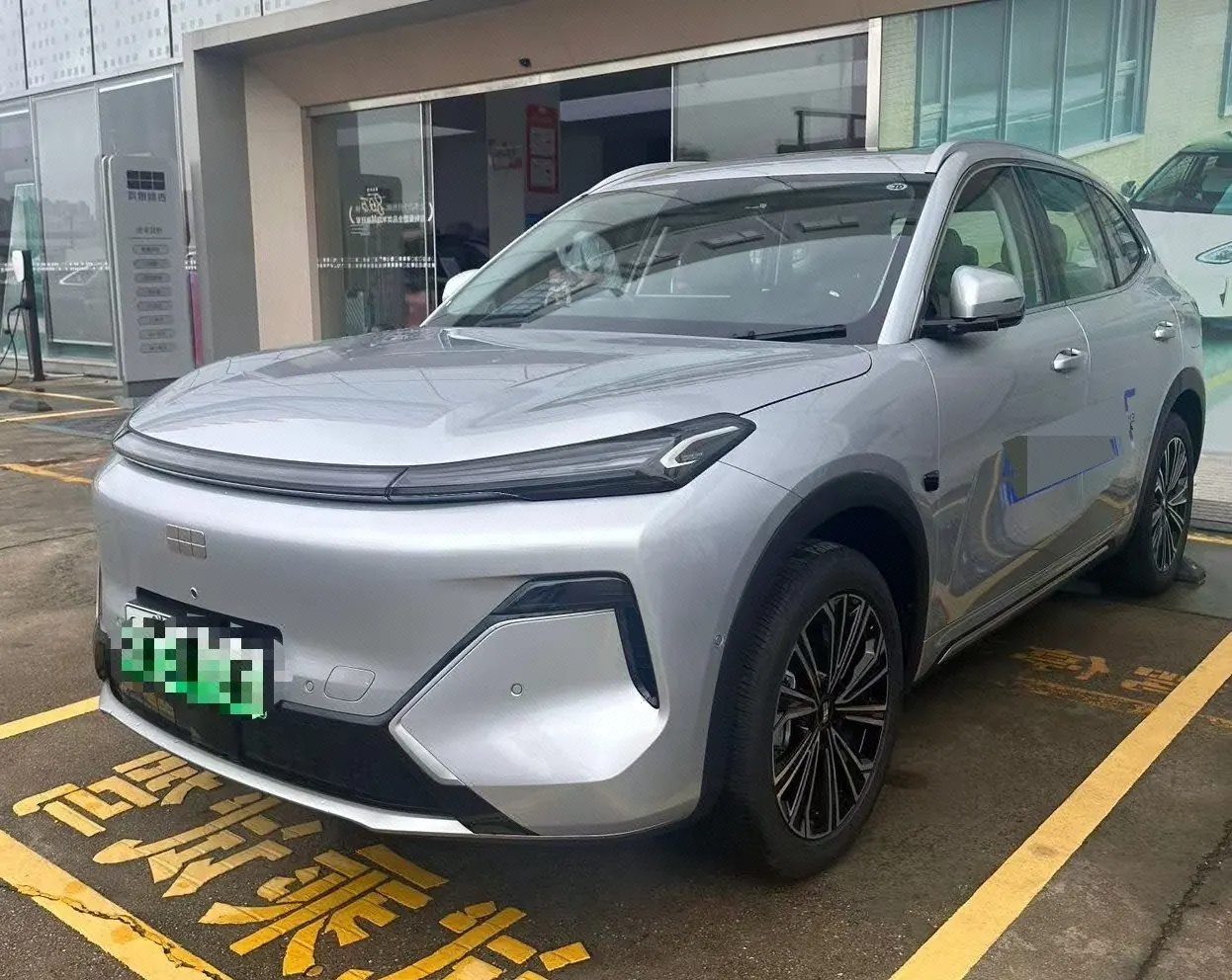 Geely Galaxy 2026 Starship 7 EM-i 1.5 135km Starship Edition Automatic Gear - View 1