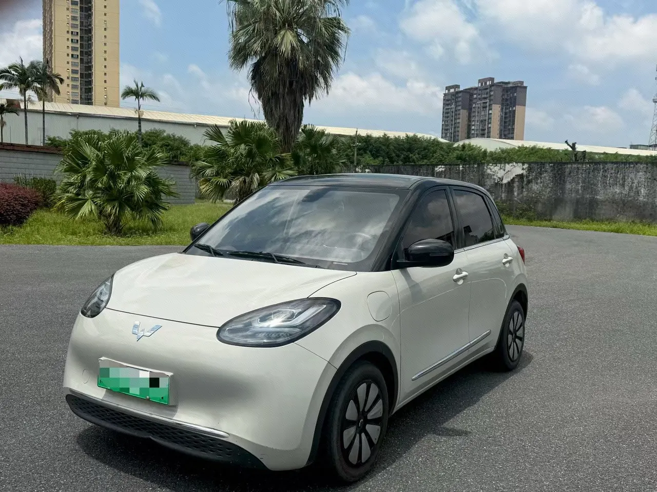 打开图片灯箱:WuLing 2023 Plantronics 410km LingBox Exclusive Automatic Transmission