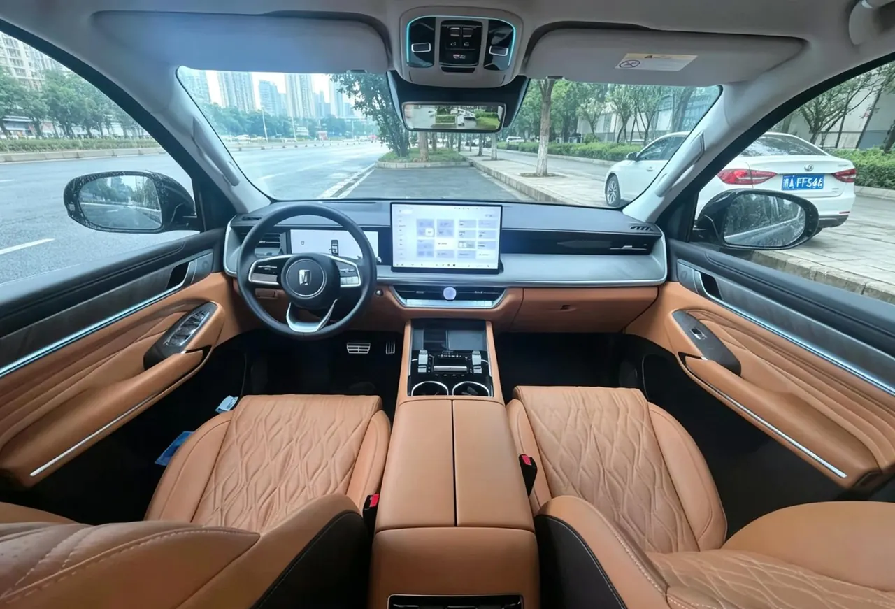 Tank 500 New Energy 2026 Model Tank 500 Hi4-T 2.0T Smart Enjoyment Version Automatic Transmission 3