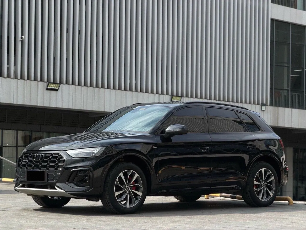 Open image lightbox: Audi 2024 Q5L 2.0TFSI 40TFSI luxury dynamic automatic