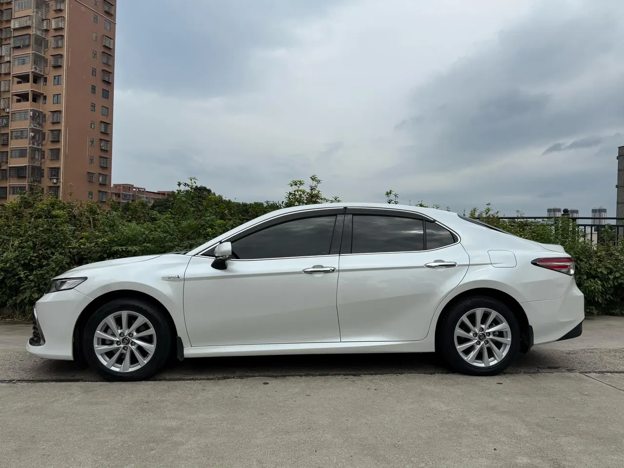 Toyota 2023 Camry Dual Engine 2.5HGVP Stepless Leading Edition Automatic Gear 7