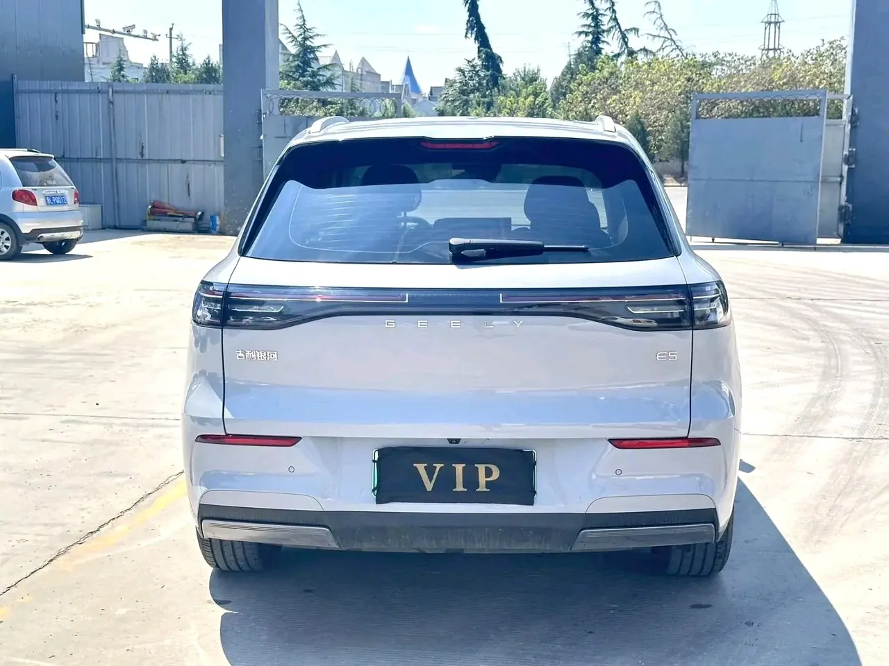 Geely Galaxy 2024 E 5 530km Discovery Edition Automatic Gear 3