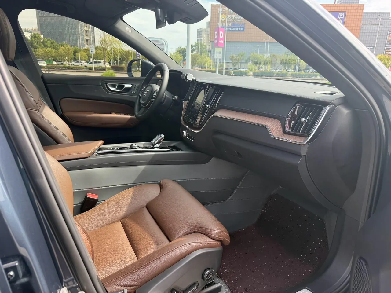 Volvo 2024 XC60 48V 2.0T B5 4-wheel drive Zhiyuan Deluxe Edition Automatic Gear 10