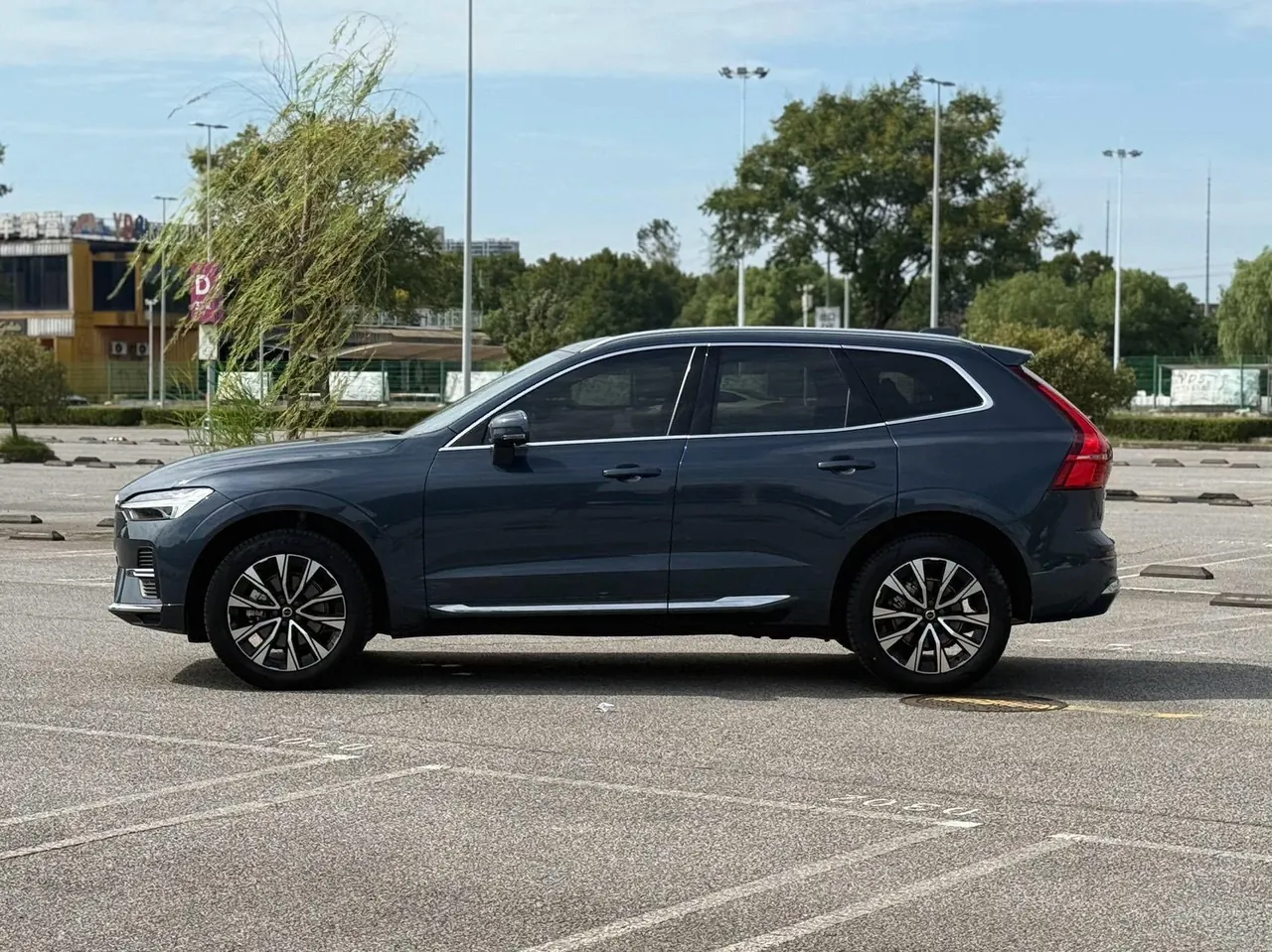 Volvo 2024 XC60 48V 2.0T B5 4-wheel drive Zhiyuan Deluxe Edition Automatic Gear 4