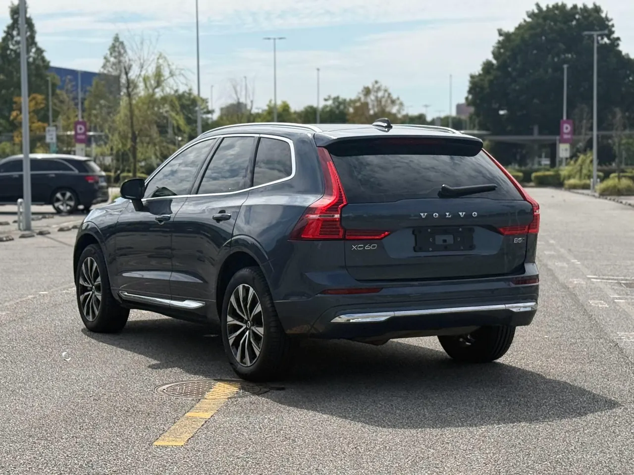 Volvo 2024 XC60 48V 2.0T B5 4-wheel drive Zhiyuan Deluxe Edition Automatic Gear 7