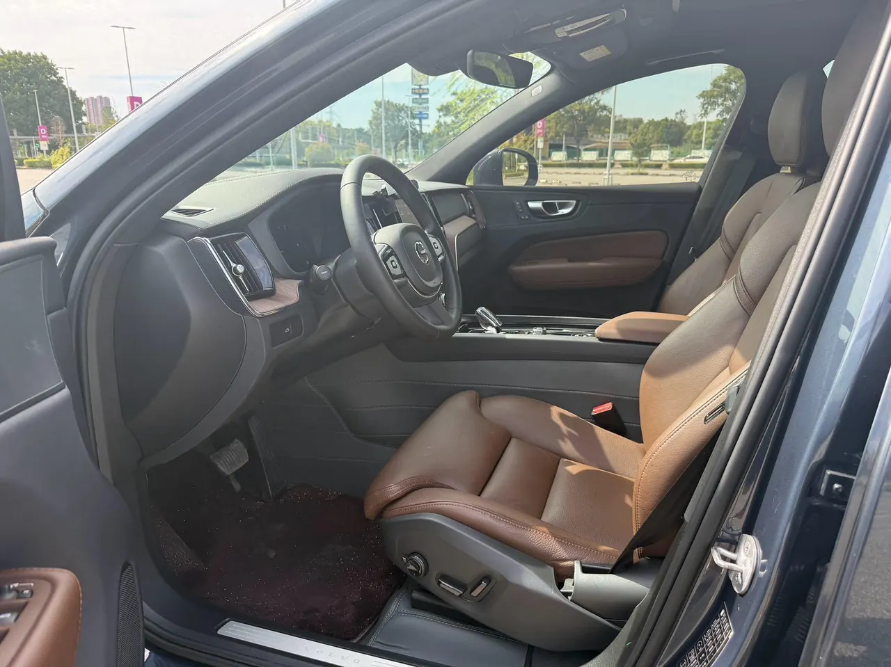 Volvo 2024 XC60 48V 2.0T B5 4-wheel drive Zhiyuan Deluxe Edition Automatic Gear 8