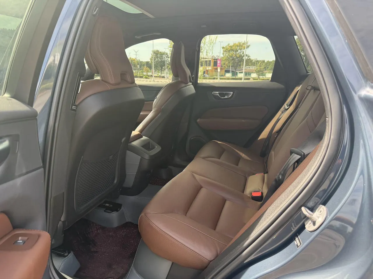 Volvo 2024 XC60 48V 2.0T B5 4-wheel drive Zhiyuan Deluxe Edition Automatic Gear 9