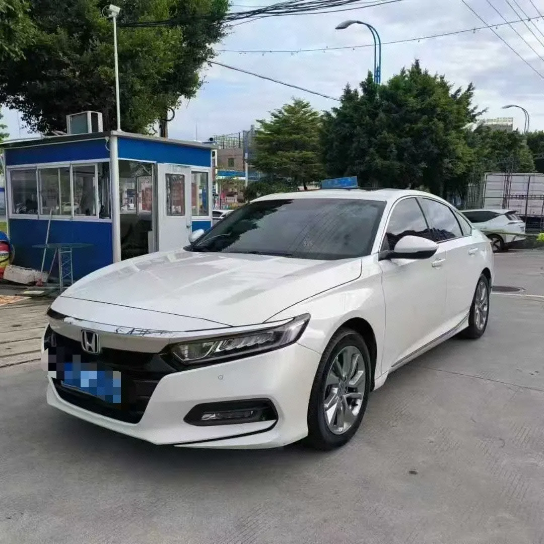 打开图片灯箱:Honda 2021 10th Generation Accord 1.5T Stepless 260TURBO Luxury Star Limited Edition Automatic Gear