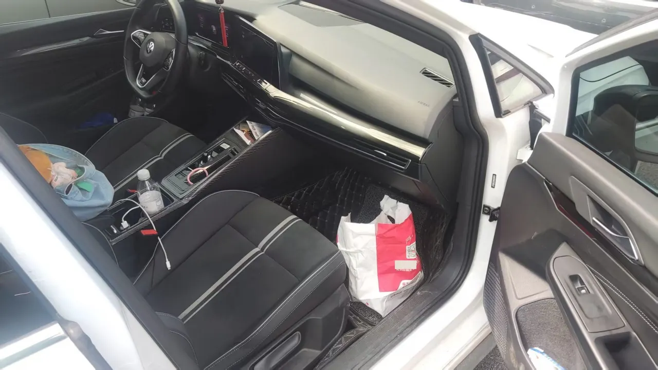 Volkswagen 2021 Golf 8 R-Line 1.4TSI 280TSI Automatic 4