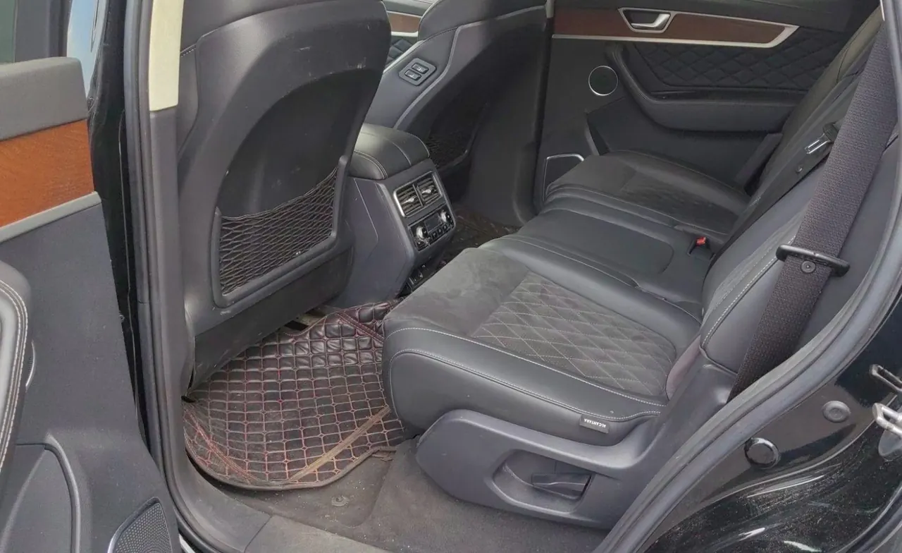 HongQi 2021 HS7 3.0T 4-wheel drive smart flag-sharing version automatic gear 4