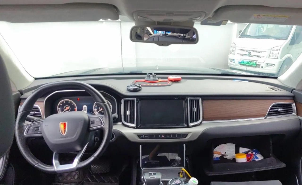 HongQi 2021 HS7 3.0T 4-wheel drive smart flag-sharing version automatic gear 5