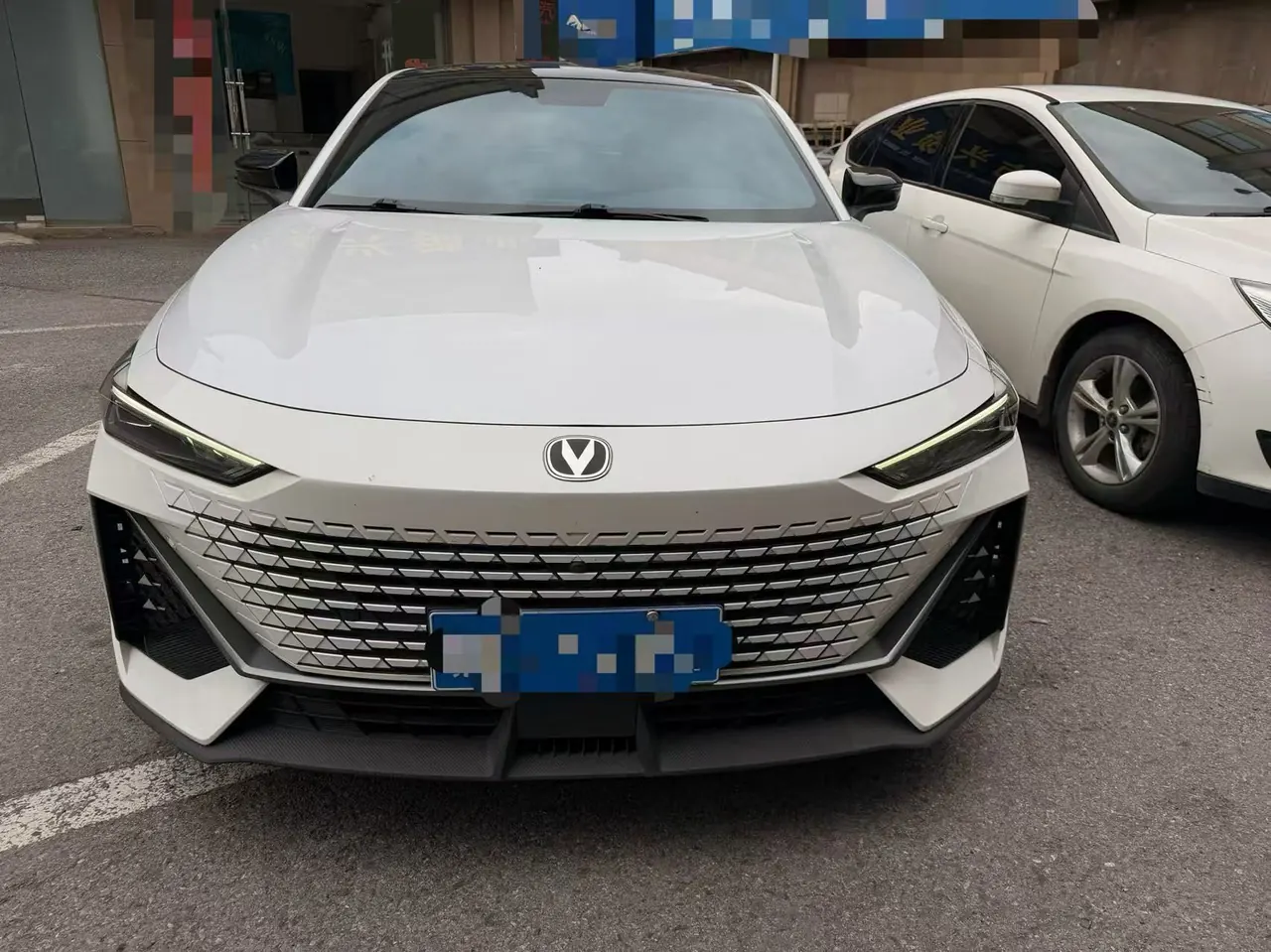 ChangAn 2022 UNI-V 1.5T honorable automatic gear 2