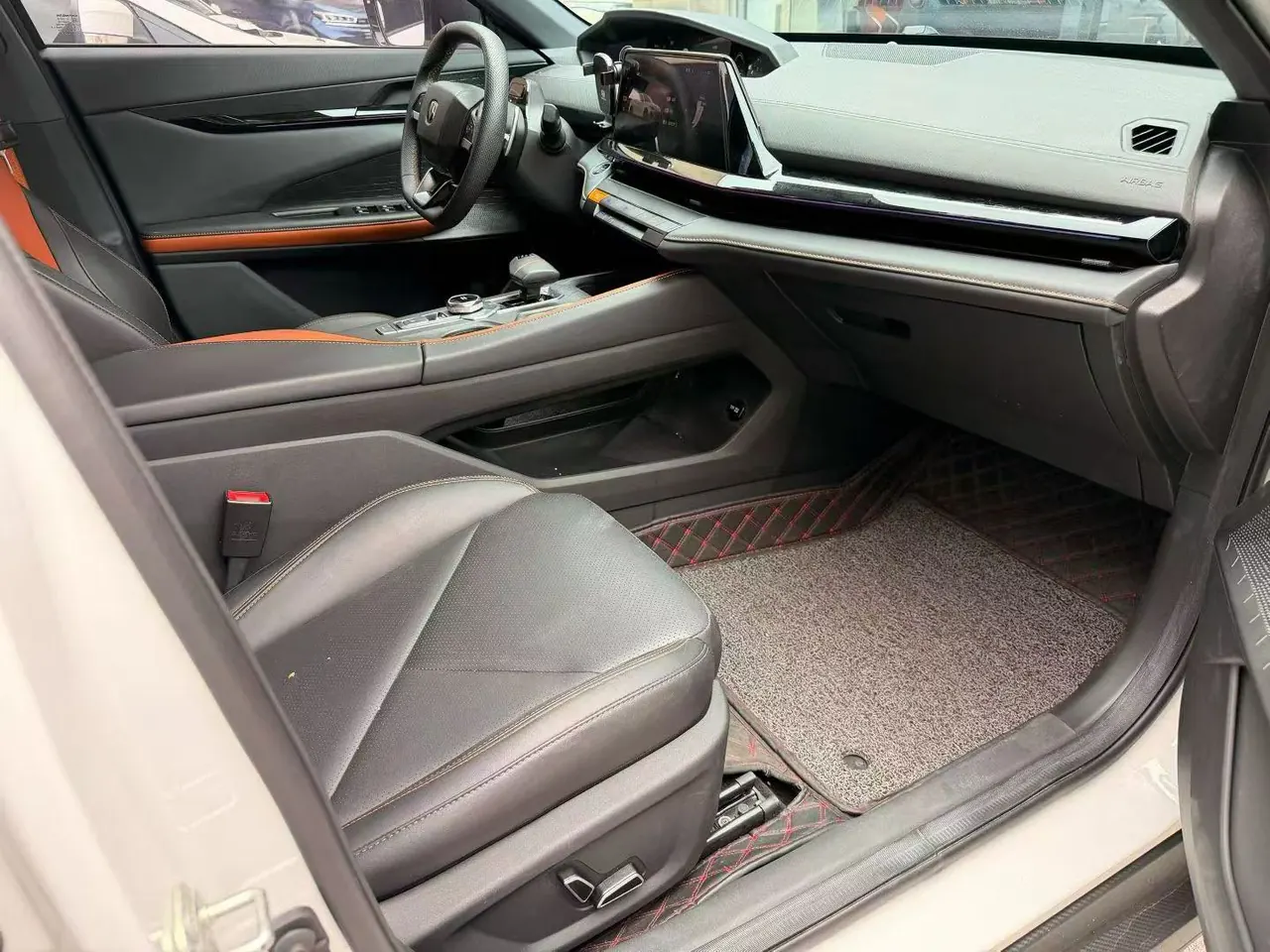 ChangAn 2022 UNI-V 1.5T honorable automatic gear 5