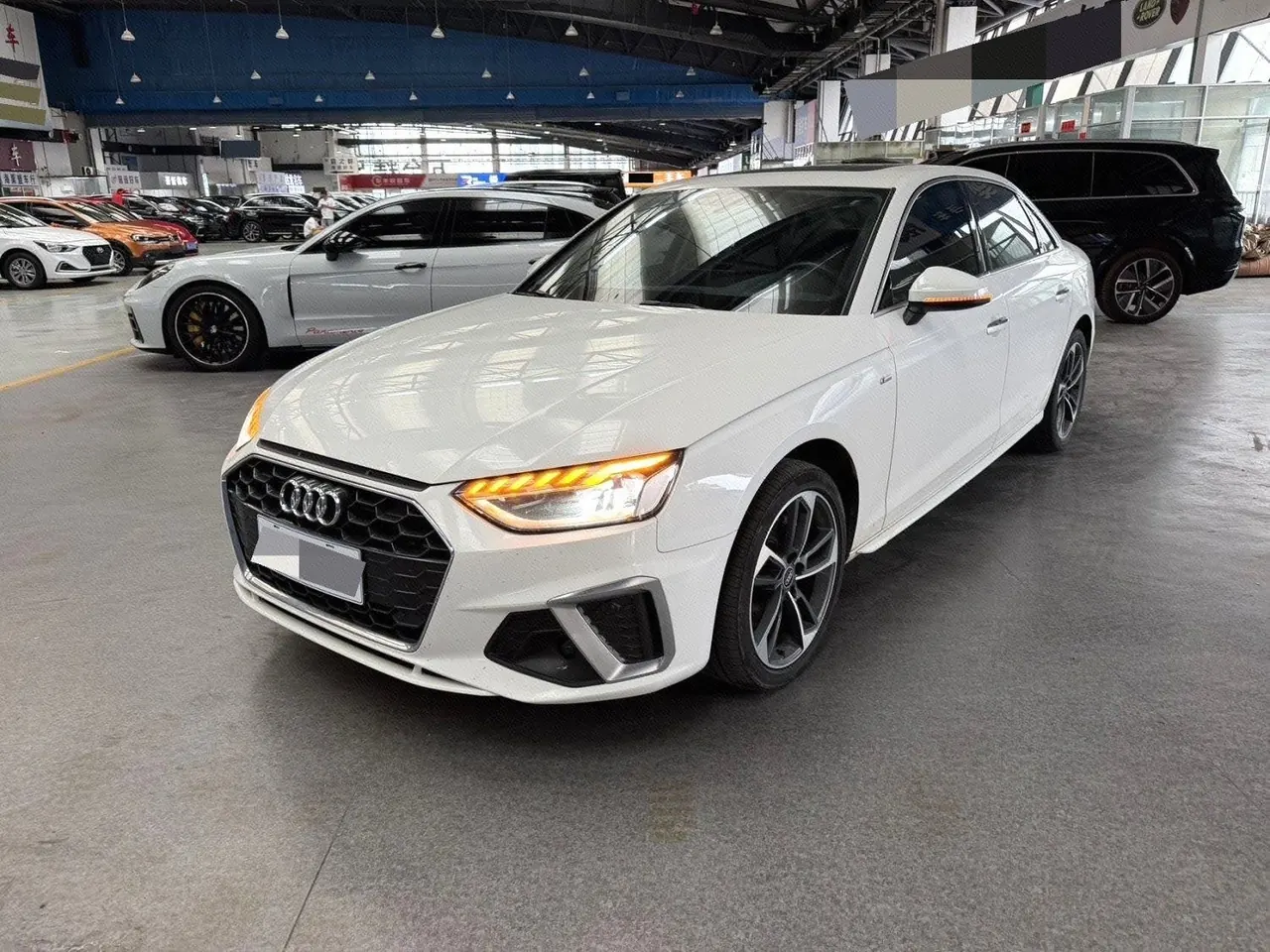 Open image lightbox: Audi 2023 A4L 2.0TFSI 40TFSI Fashion Dynamic Automatic