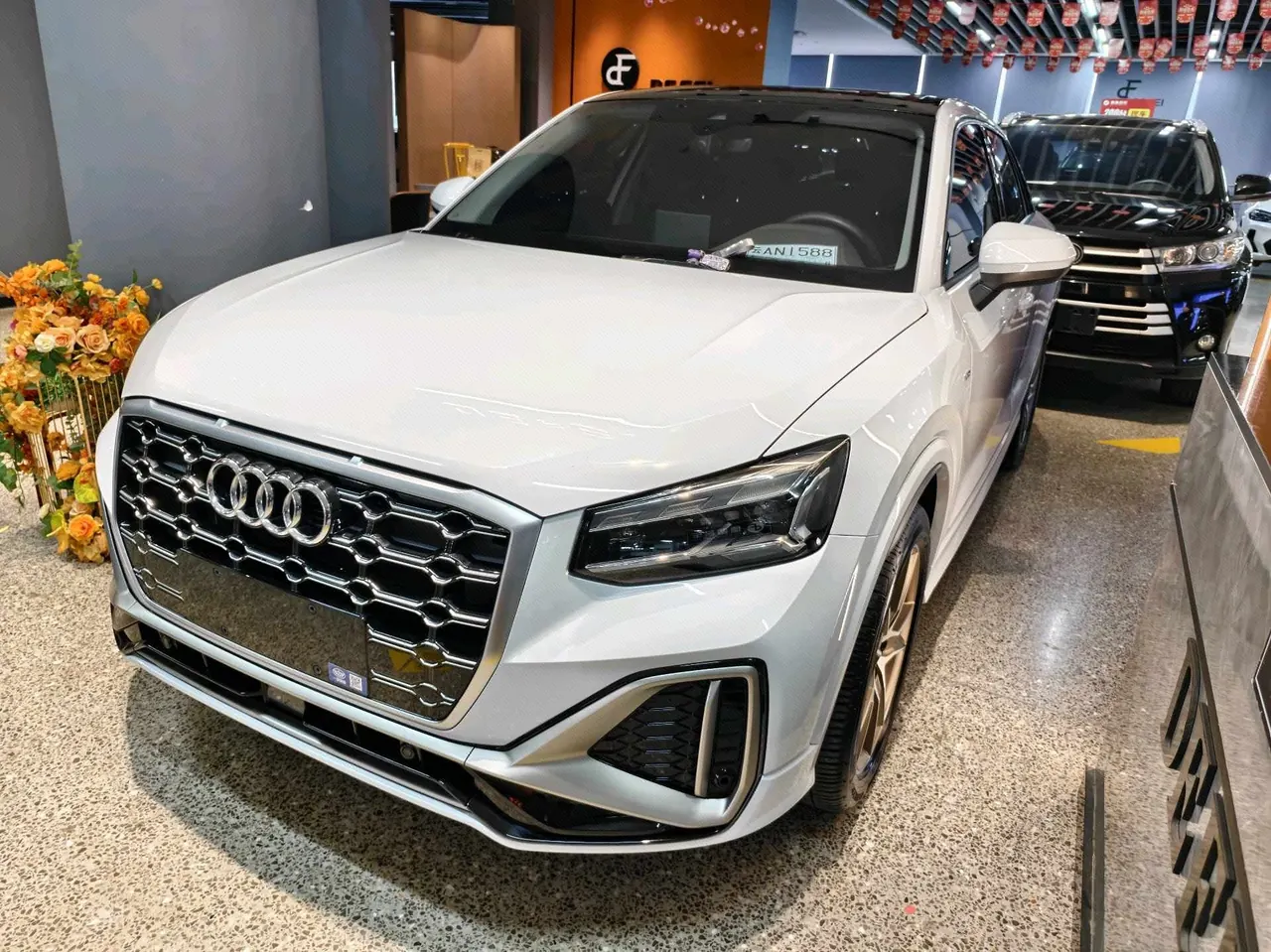 Open image lightbox: Audi 2023 Q2L 1.5TFSI 35TFSI Fashion Elegant Automatic