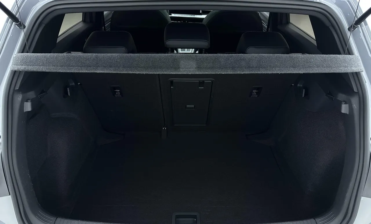 Volkswagen 2021 Golf 8 R-Line 1.4TSI 280TSI Automatic 14