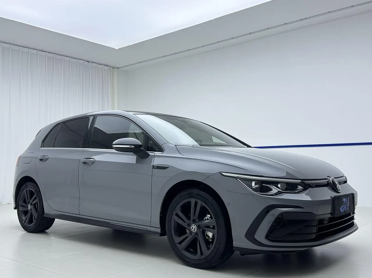 Volkswagen 2021 Golf 8 R-Line 1.4TSI 280TSI Automatic 3