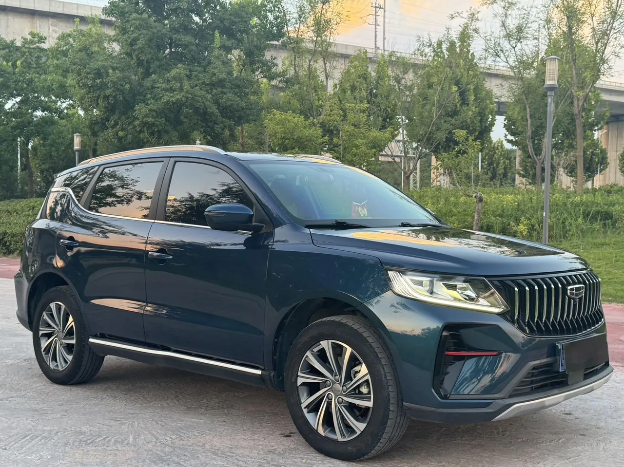 Geely Vision SUV(X6) 2021 Vision X6 Pro 1.4T Premium Automatic 3