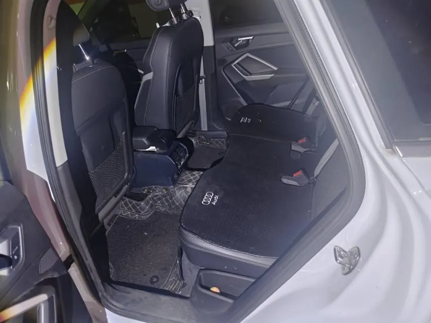 Audi 2021 Q3 1.4TFSI 35TFSI into the life version of automatic gear 4