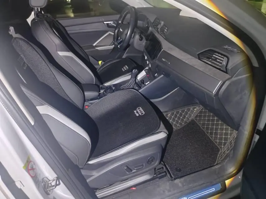 Audi 2021 Q3 1.4TFSI 35TFSI into the life version of automatic gear 6
