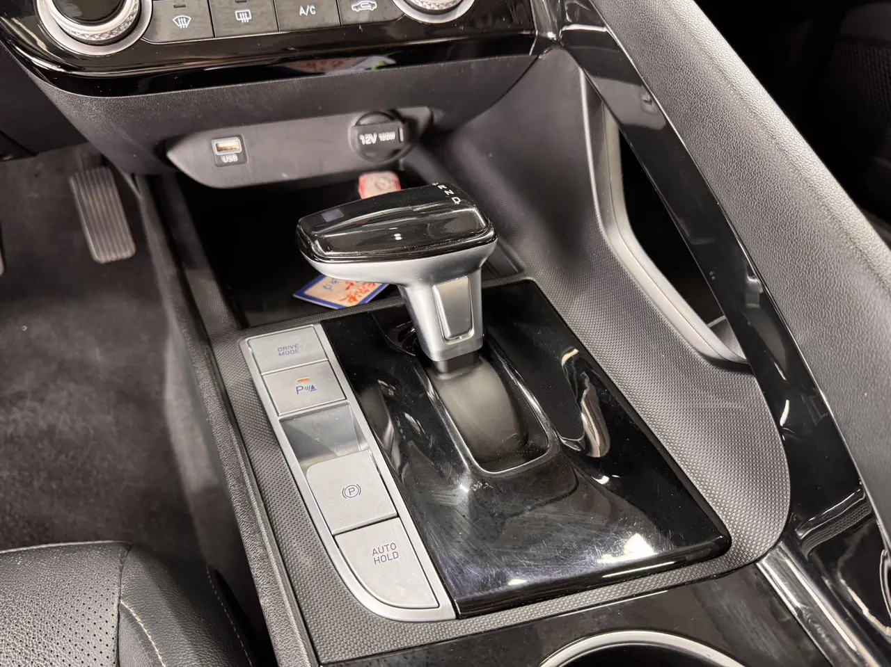 Hyundai 2022 Elantra -3-compartment 1.4TGDi 240TGDi GLX Elite Automatic Gear 11