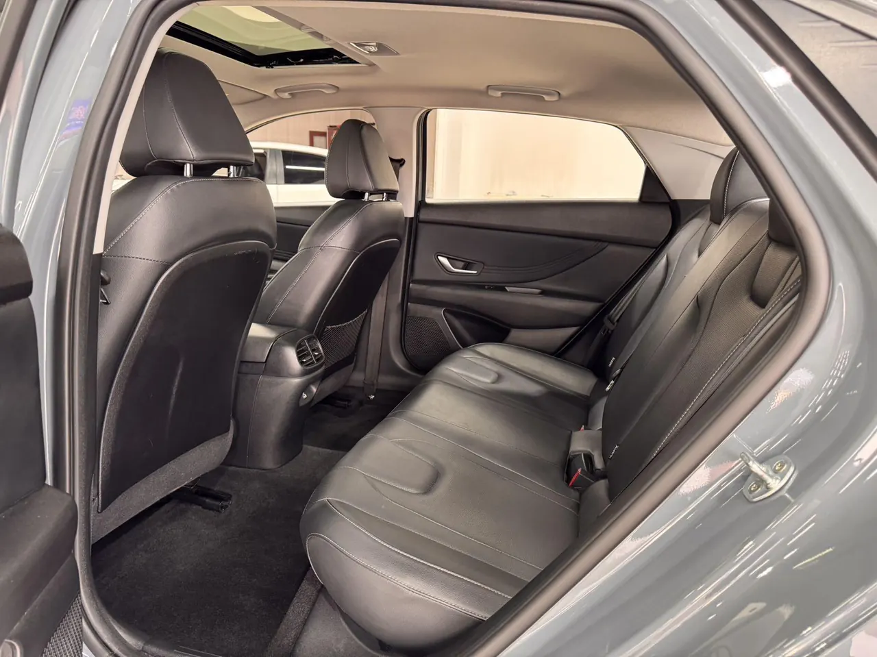 Hyundai 2022 Elantra -3-compartment 1.4TGDi 240TGDi GLX Elite Automatic Gear 13