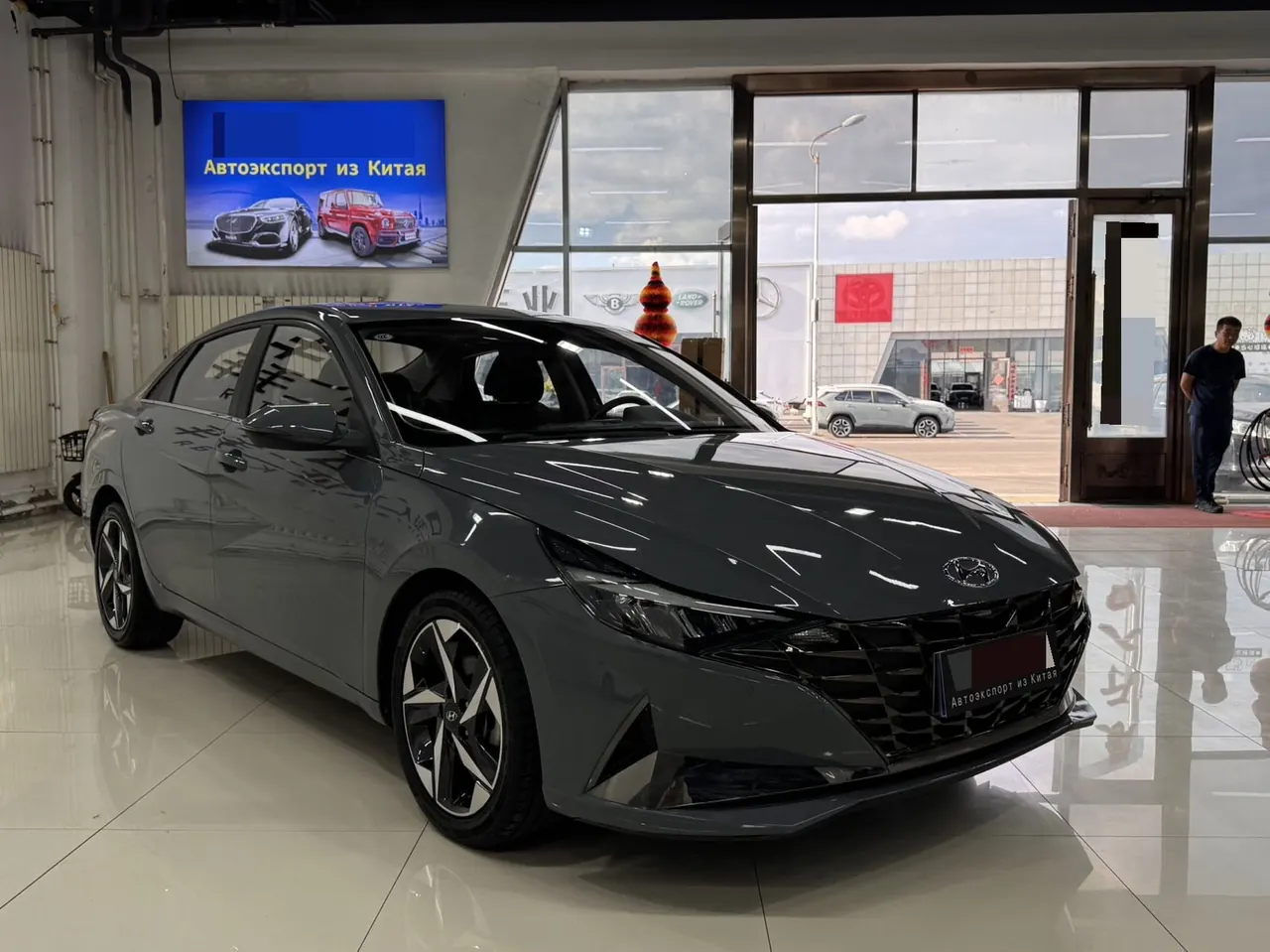 Hyundai 2022 Elantra -3-compartment 1.4TGDi 240TGDi GLX Elite Automatic Gear 3