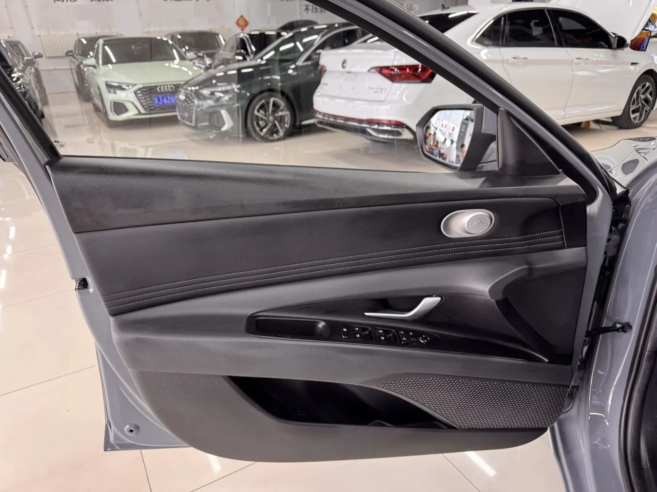 Hyundai 2022 Elantra -3-compartment 1.4TGDi 240TGDi GLX Elite Automatic Gear 8