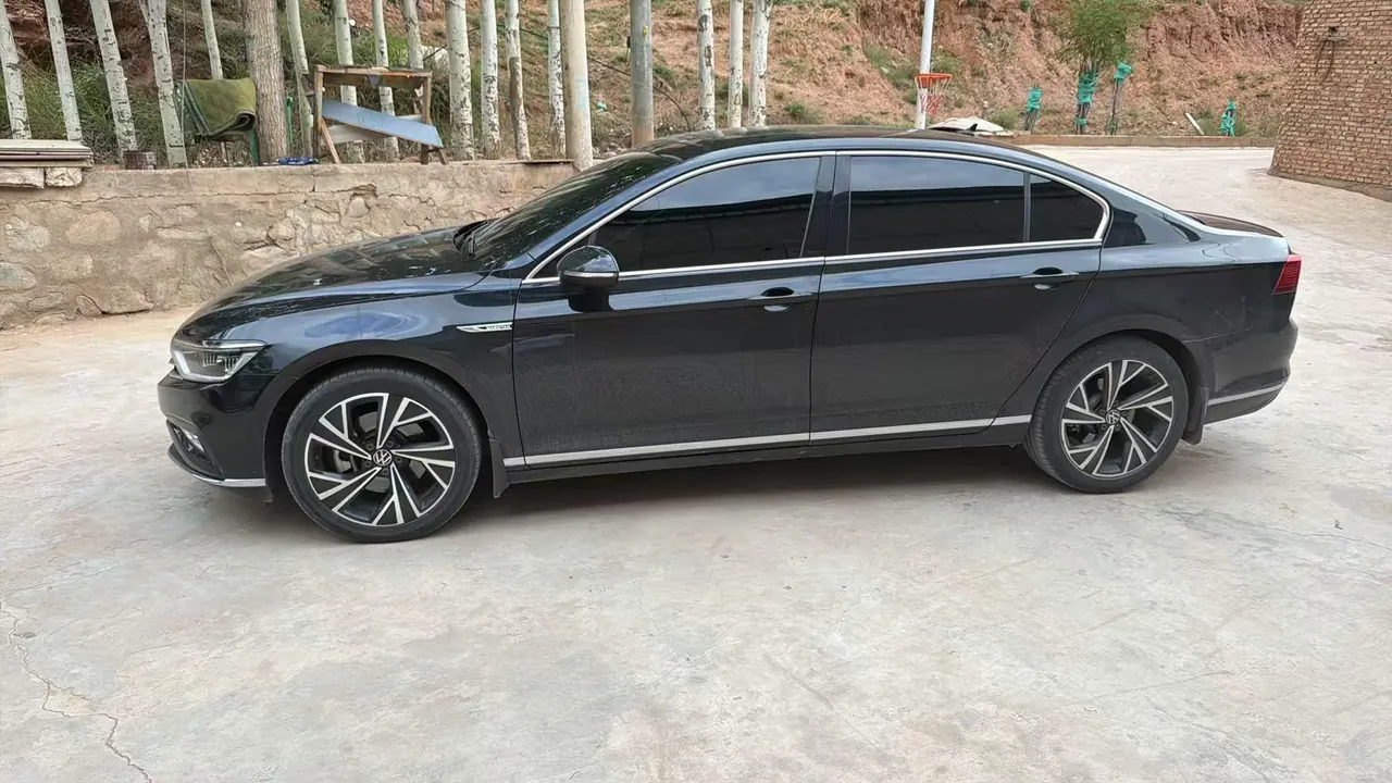 Volkswagen 2020 Magotan 2.0TSI 330TSI Premium Automatic 5