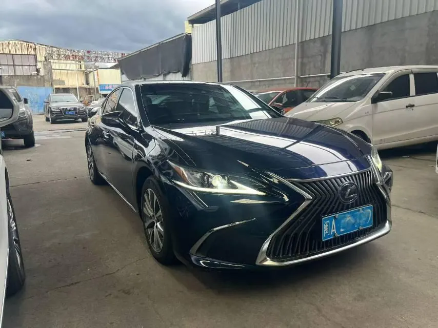 Lexus ES (Imported) 2020 ES200 2.0 Stepless Deluxe Edition Automatic Gear 3