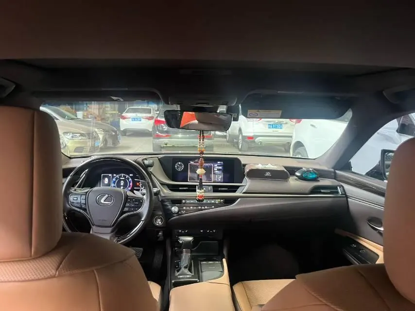 Lexus ES (Imported) 2020 ES200 2.0 Stepless Deluxe Edition Automatic Gear 6