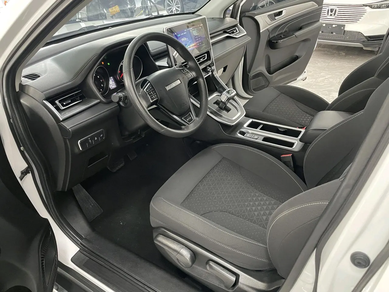 Haval 2021 M6 PLUS 1.5T Elite Smart Joint Automatic Gear 4