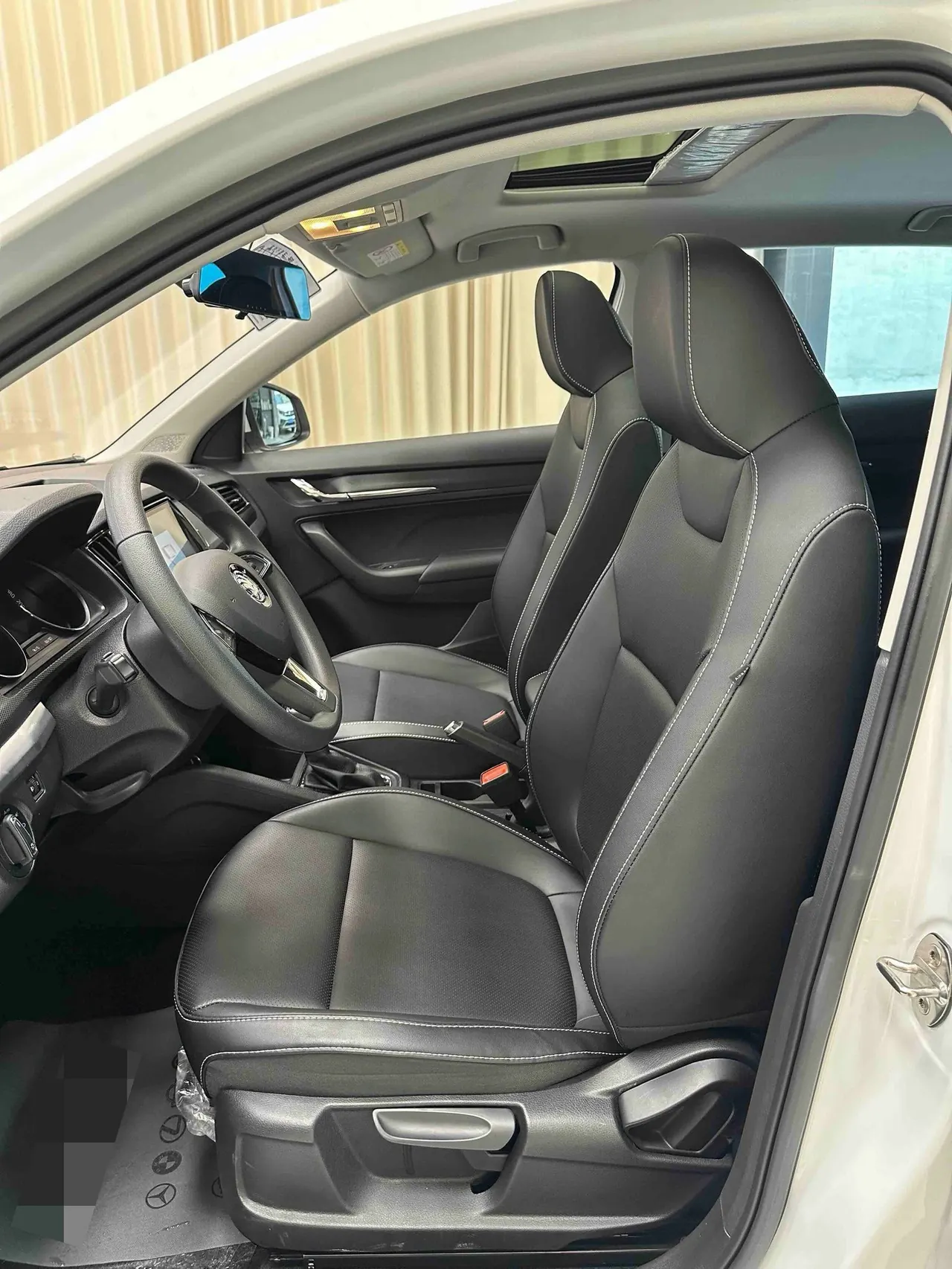 Skoda 2022 Komick 1.5 Comfortable Edition Automatic Gear 3