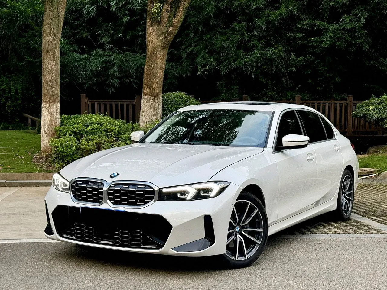 Open image lightbox: BMW 3 Series 2026 325Li 2.0T M Sports Suit Automatic Gear