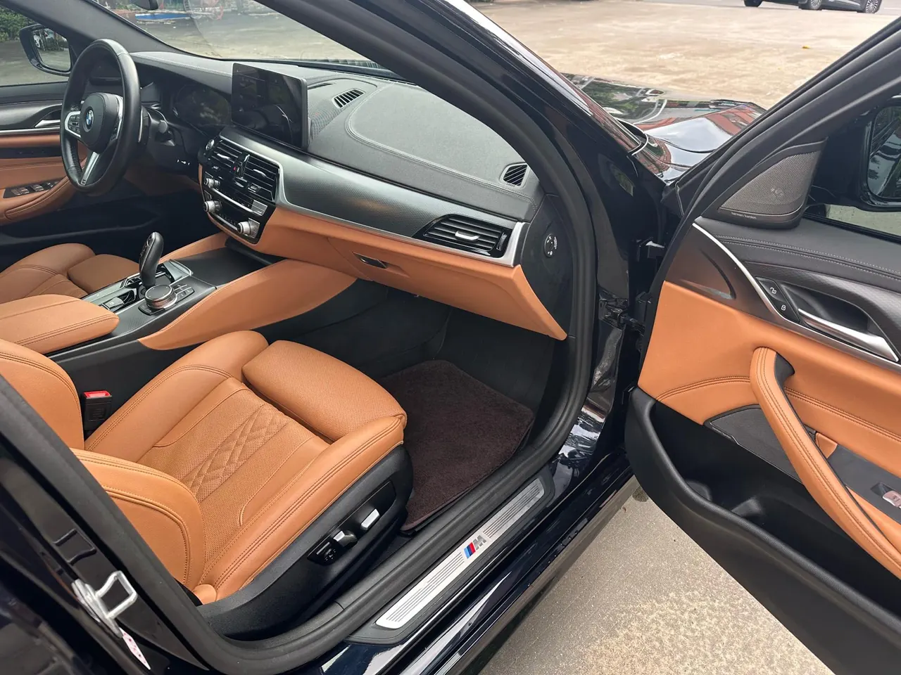 BMW 5 Series (Imported) 2022 530i 2.0T M Sports Suit Automatic Gear 5