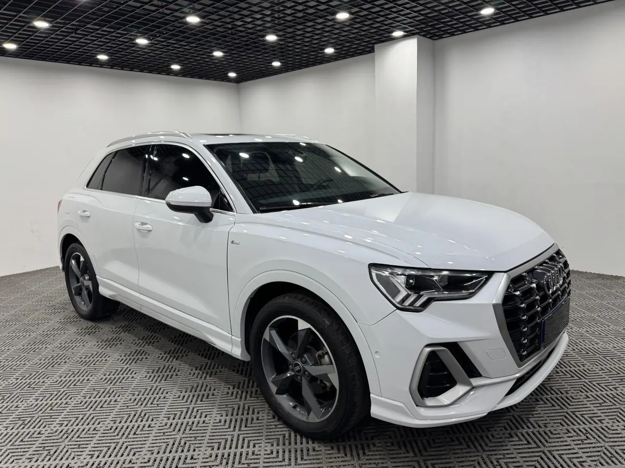Audi 2022 Q3 1.4TFSI 35TFSI Fashion Dynamic Automatic 2