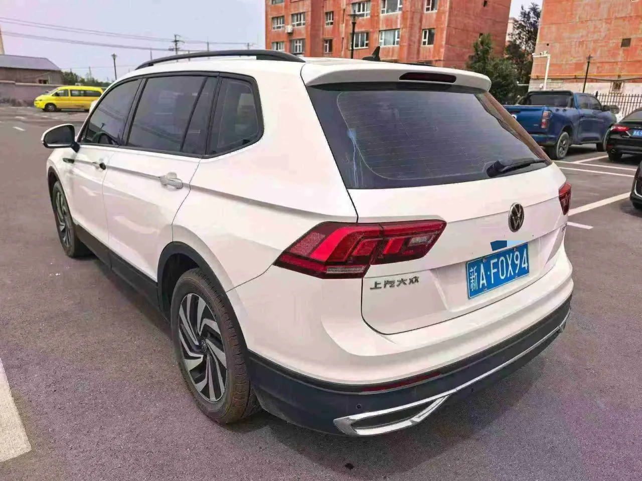 Volkswagen 2022 Tiguan L 2.0TSI 330TSI Two-Drive Smart Edition Automatic Gear 9