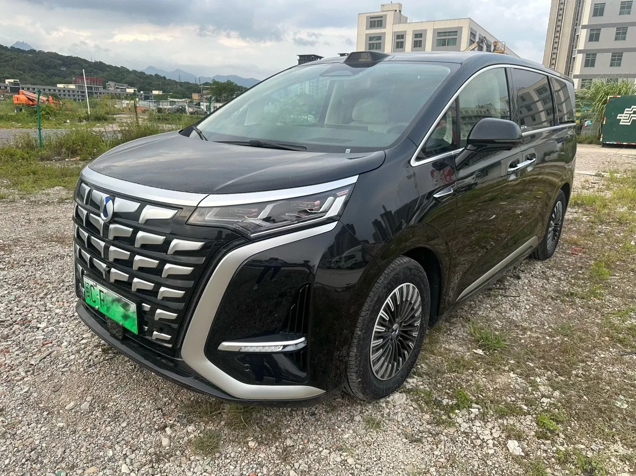 Open image lightbox: Denza 2026 Denza D9 DM-i 1.5T stepless four-wheel drive flash charging flagship automatic gear