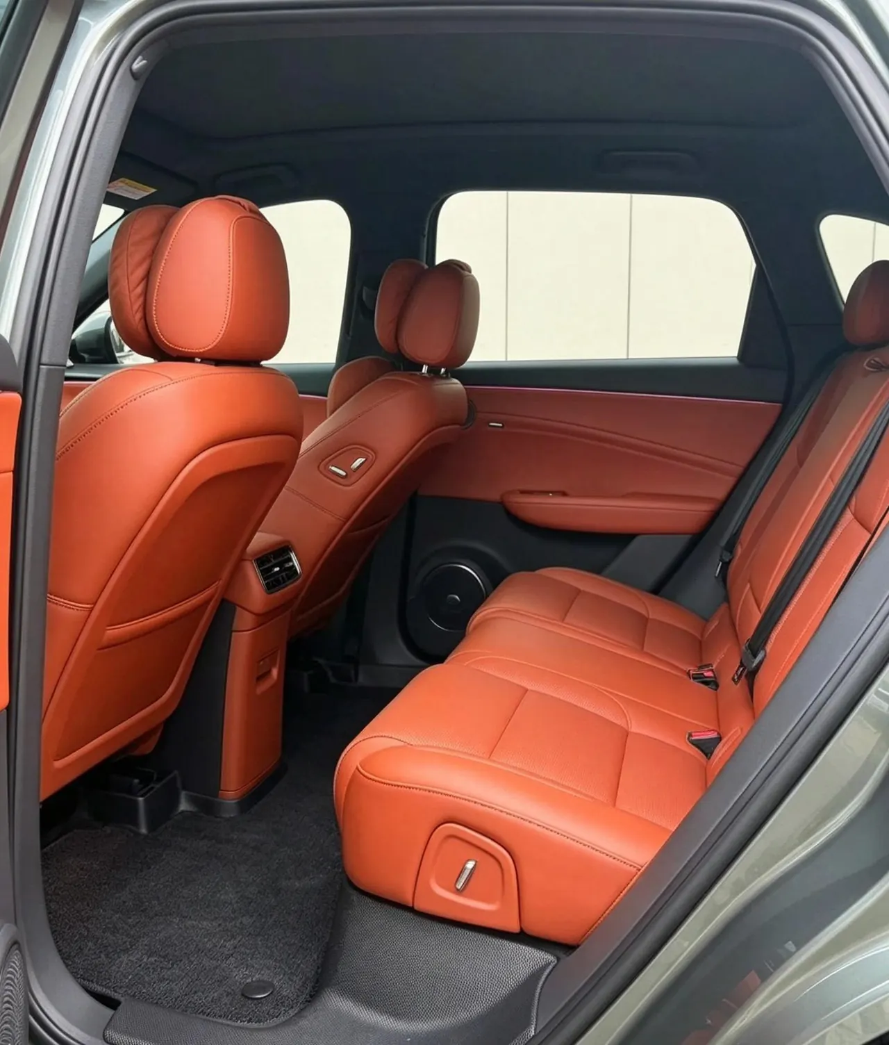HongQi 2026 HS6 PHEV 1.5T 240 Smart Hybrid Automatic Gear 8